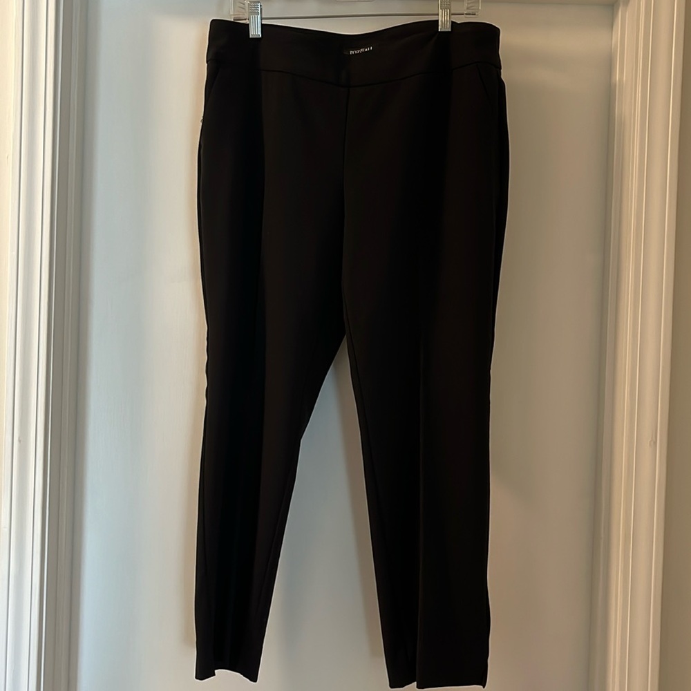 Roz & Ali Black Cropped Pants